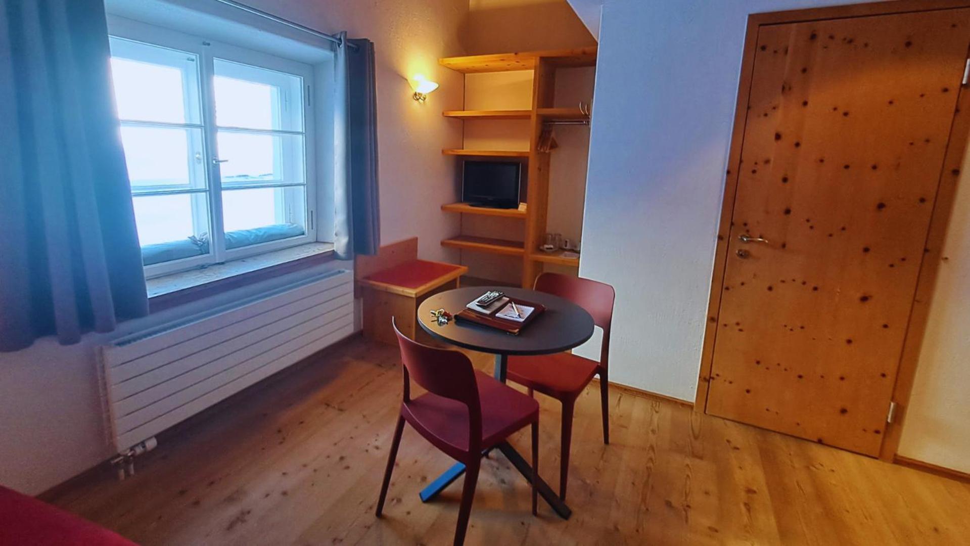 Gasthaus & Hotel Berninahaus Pontresina Room photo